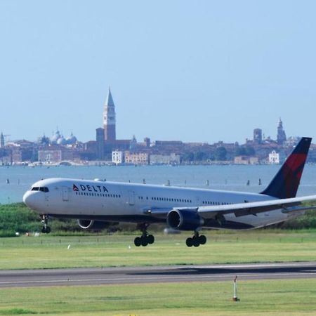 "Fly To Venice" Airport Tessera Zewnętrze zdjęcie